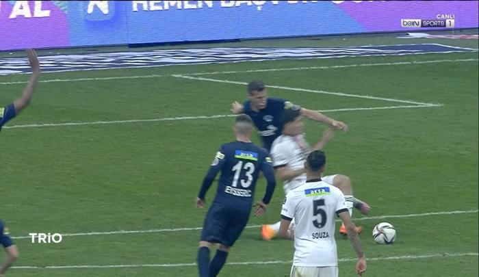Beşiktaş-Kasımpaşa maçını Deniz Çoban yorumladı: Yasin Kol penaltı ve kırmızı kartı atladı