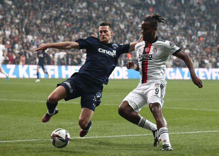 Fanatik Yazarları Beşiktaş - Kasımpaşa maçını kaleme aldı