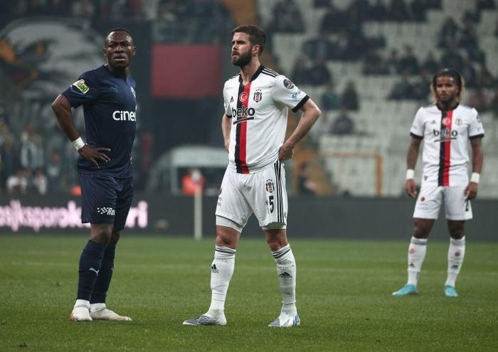 Fanatik Yazarları Beşiktaş - Kasımpaşa maçını kaleme aldı