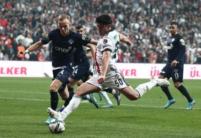 Fanatik Yazarları Beşiktaş - Kasımpaşa maçını kaleme aldı