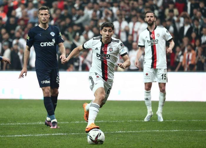 Fanatik Yazarları Beşiktaş - Kasımpaşa maçını kaleme aldı