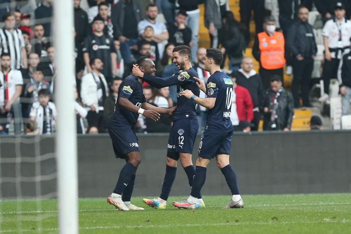 Fanatik Yazarları Beşiktaş - Kasımpaşa maçını kaleme aldı