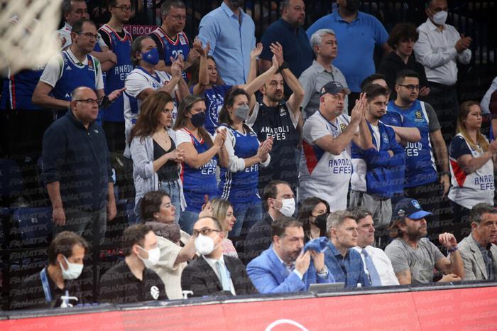 Anadolu Efes-Olimpia Milano maçına ünlü akını