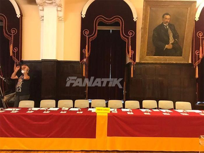 Galatasaray Divan Kurulu Olağanüstü Toplantısında dikkat çeken detay Yolculuk sırasında öğrendi
