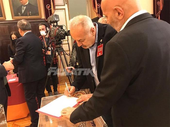 Galatasaray Divan Kurulu Olağanüstü Toplantısında dikkat çeken detay Yolculuk sırasında öğrendi