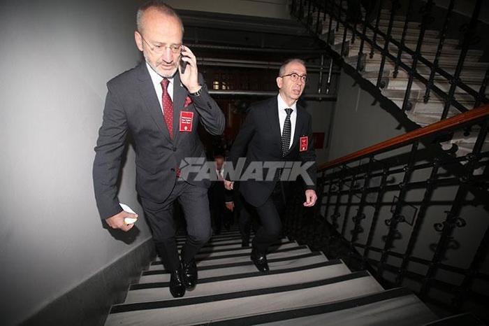 Galatasaray Divan Kurulu Olağanüstü Toplantısında dikkat çeken detay Yolculuk sırasında öğrendi