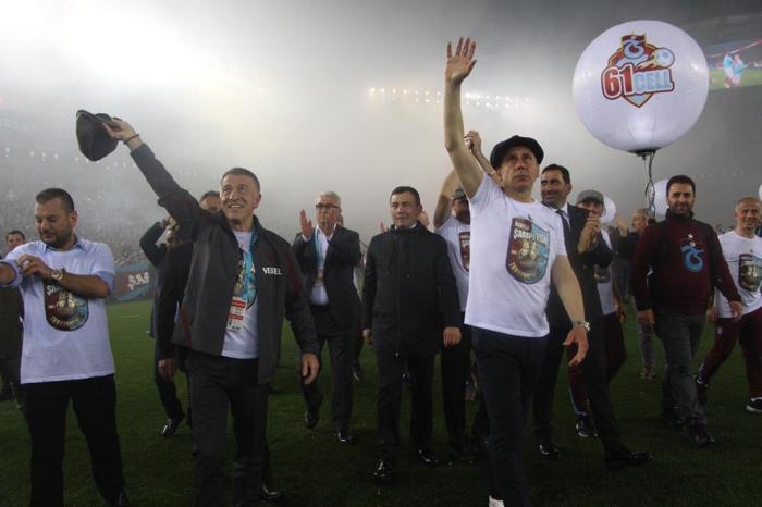 Maçın bitiş düdüğüyle Trabzonsporda büyük sevinç