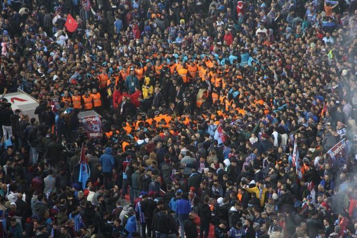 Maçın bitiş düdüğüyle Trabzonsporda büyük sevinç