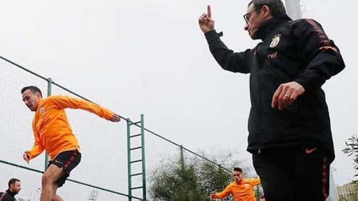 Son dakika | Galatasarayda sürpriz ayrılık