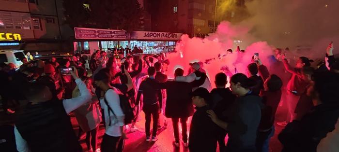 Trabzonsporun şampiyonluğu Türkiyenin dört bir yanında coşkuyla kutlandı