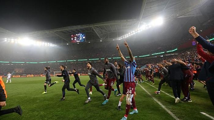 Trabzonspor-Antalyaspor maçını FANATİK yazarları değerlendirdi: Hak edilmiş şampiyonluk