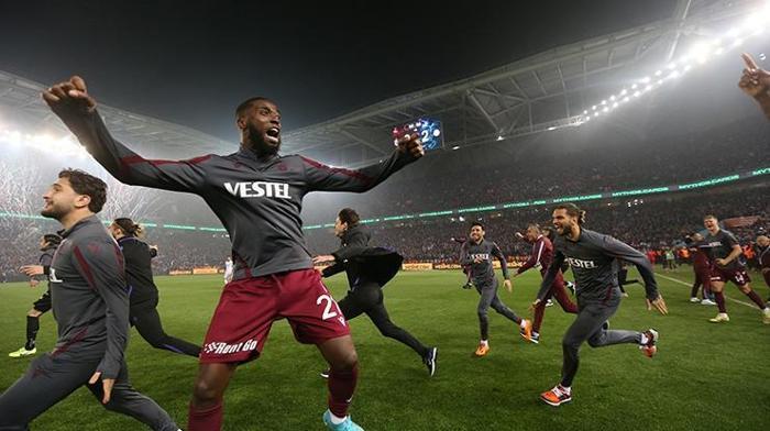 Trabzonspor-Antalyaspor maçını FANATİK yazarları değerlendirdi: Hak edilmiş şampiyonluk