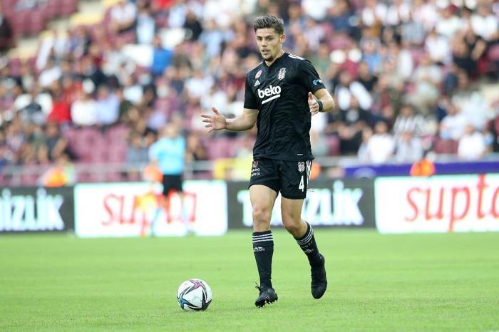 Valerien Ismael kararını verdi Savunmada değişiklik İşte Beşiktaşın Kayserispor maçına çıkması beklenen 11i