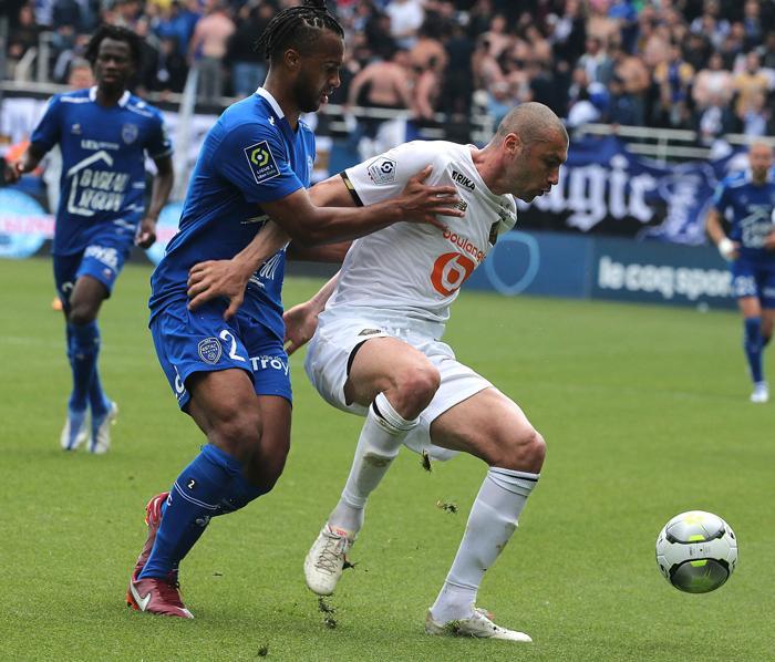 Burak Yılmaz sinir küpü Kırmızı kart sonrası çılgına döndü İşte o anlar...