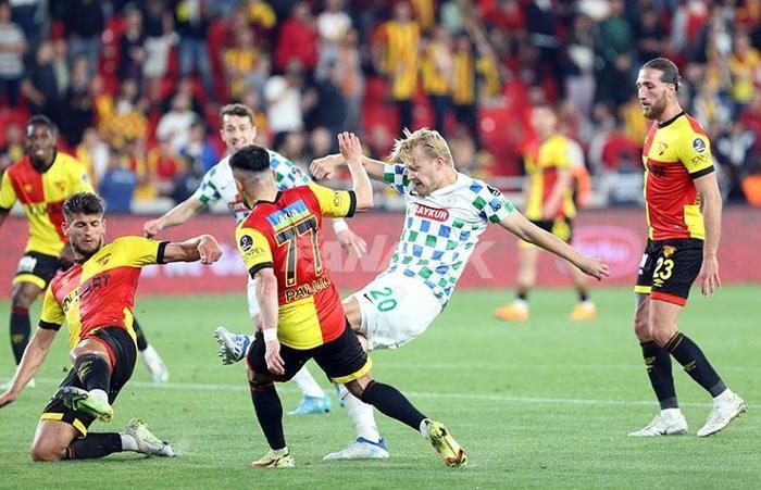 Göztepede Atakan Çankaya gözyaşlarını tutamadı