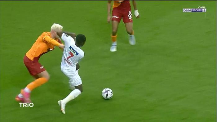 Galatasaray-Sivasspor maçının hakemi Kadir Sağlamı Deniz Çoban yorumladı: Penaltıyı verse doğru olurdu