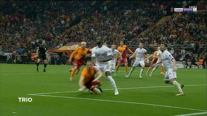 Galatasaray-Sivasspor maçının hakemi Kadir Sağlamı Deniz Çoban yorumladı: Penaltıyı verse doğru olurdu
