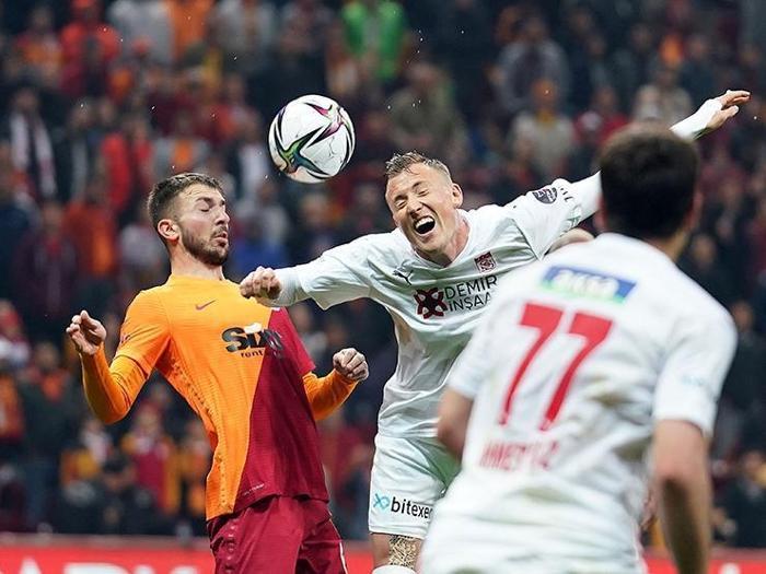 Galatasaray Sivasspor maçını Fanatik yazarları değerlendirdi