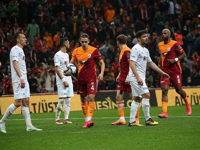 Galatasaray Sivasspor maçını Fanatik yazarları değerlendirdi
