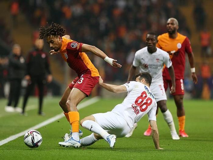 Galatasaray Sivasspor maçını Fanatik yazarları değerlendirdi