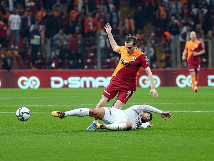 Galatasaray Sivasspor maçını Fanatik yazarları değerlendirdi