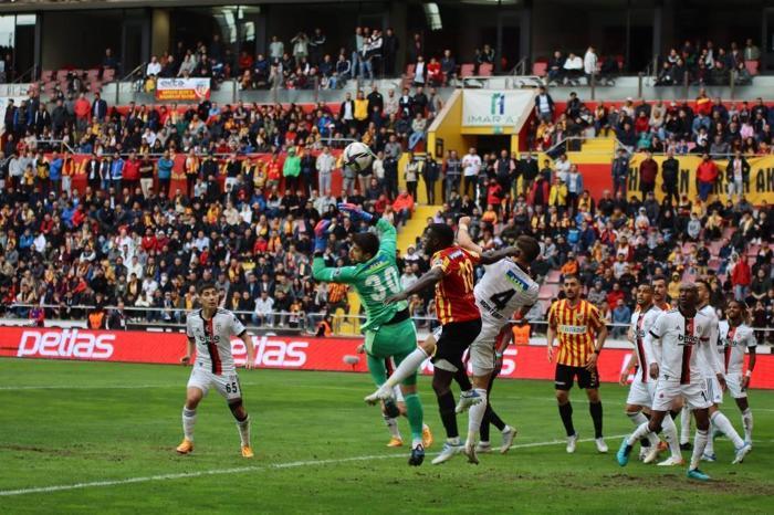 Kayserispor - Beşiktaş maçını Fanatik yazarları değerlendirdi