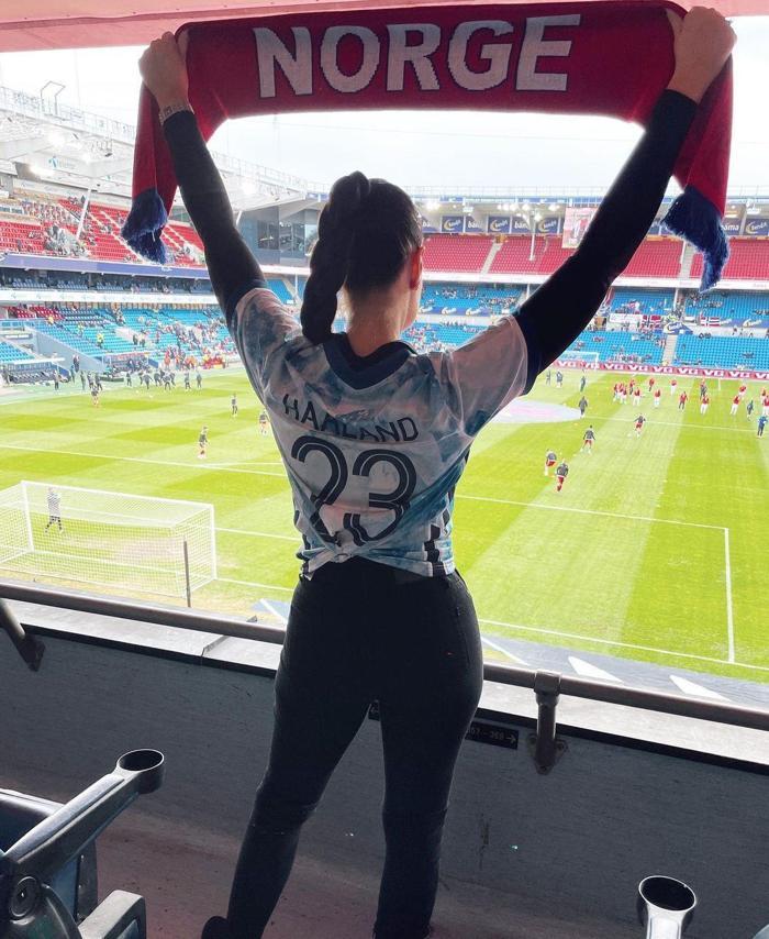 Erling Haaland için güzel model Ann Mari Olsenden transfer çağrısı