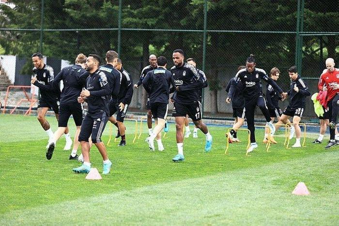 Son dakika Beşiktaş transfer haberi Flaş Cenk Tosun gelişmesi