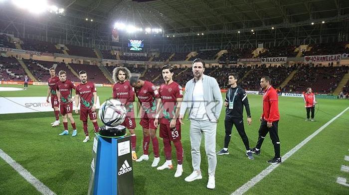 Trabzonspor haberi: Şampiyon Başkan Ahmet Ağaoğlu, gözyaşlarına boğuldu İşte kare kare o anlar
