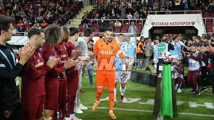 Trabzonspor haberi: Şampiyon Başkan Ahmet Ağaoğlu, gözyaşlarına boğuldu İşte kare kare o anlar