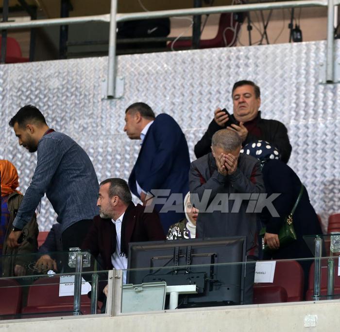 Trabzonspor haberi: Şampiyon Başkan Ahmet Ağaoğlu, gözyaşlarına boğuldu İşte kare kare o anlar