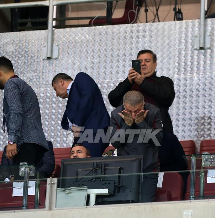 Trabzonspor haberi: Şampiyon Başkan Ahmet Ağaoğlu, gözyaşlarına boğuldu İşte kare kare o anlar