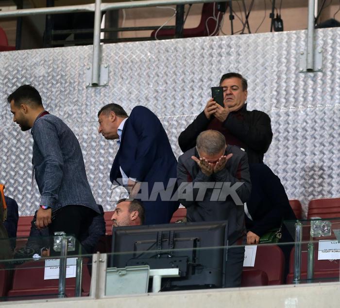 Trabzonspor haberi: Şampiyon Başkan Ahmet Ağaoğlu, gözyaşlarına boğuldu İşte kare kare o anlar