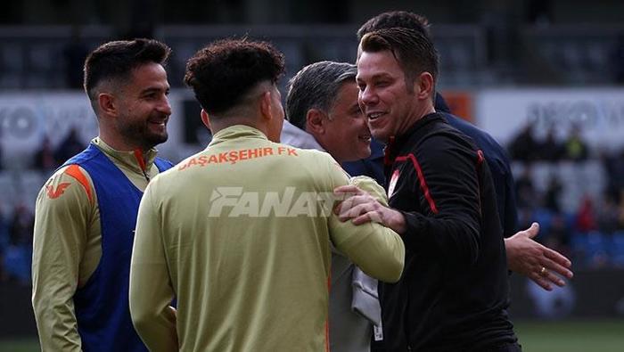 Fırat Aydınus, 85 gün sonra sahalara geri döndü Başakşehir ve Galatasaraydan jest