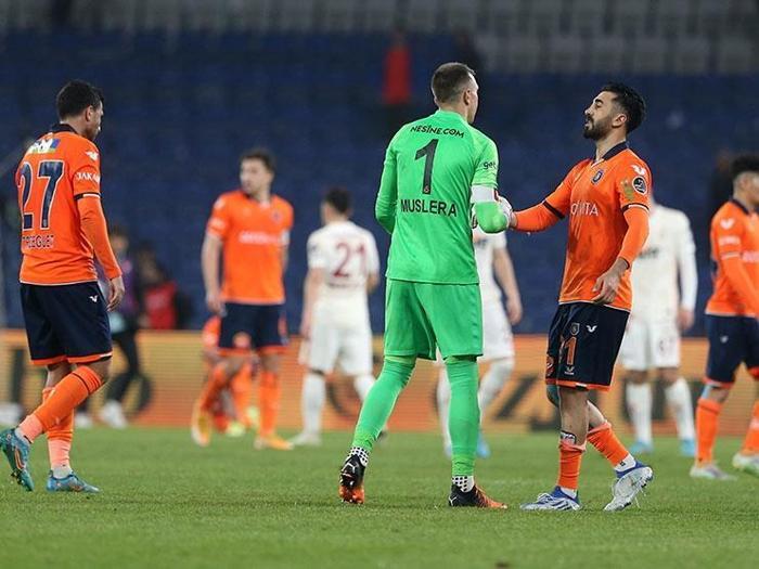 Başakşehir - Galatasaray maçını Fanatik yazarları değerlendirdi