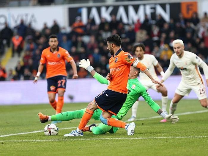 Başakşehir - Galatasaray maçını Fanatik yazarları değerlendirdi