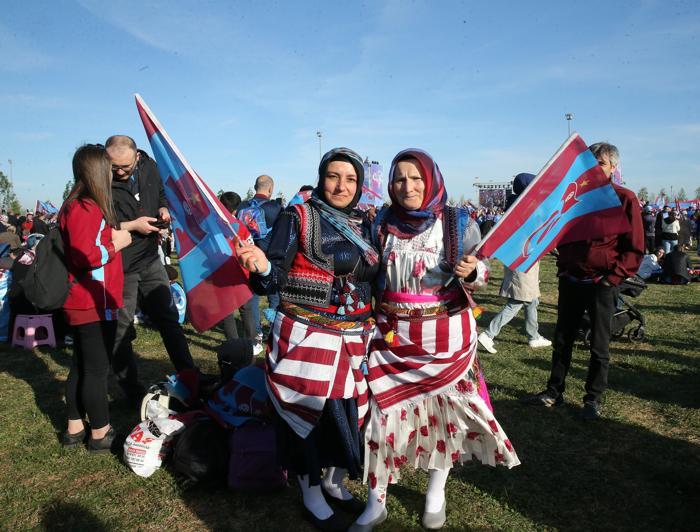 Trabzonsporun tarihi şampiyonluğu, İstanbulda kutlanıyor