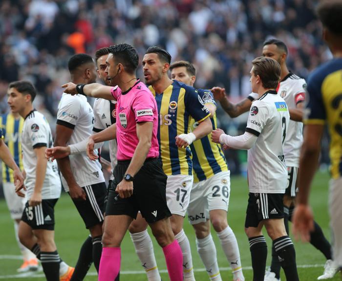 Beşiktaş - Fenerbahçe debisinin her anı gerilim