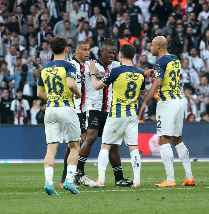 Beşiktaş - Fenerbahçe debisinin her anı gerilim