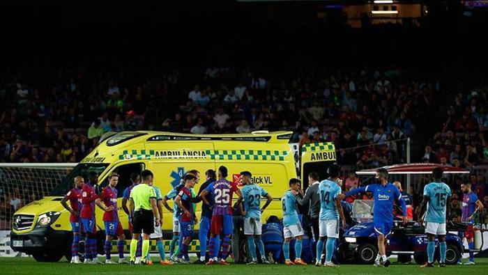 Barcelona - Celta Vigo maçında korkutan anlar Ronald Araujo hastaneye kaldırıldı