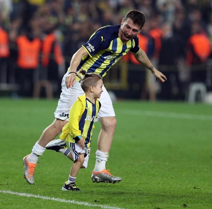 Son dakika Fenerbahçe transfer haberi Ferdi Kadıoğlu ve Mert Hakan Yandaşa talip var