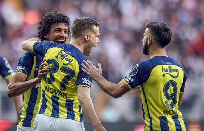 Son dakika transfer haberi Fenerbahçeden Galatasaraya tarihi çalım