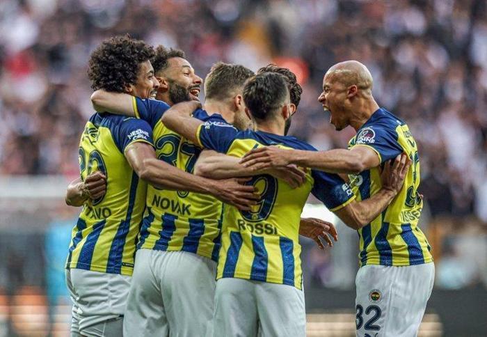 Son dakika transfer haberi Fenerbahçeden Galatasaraya tarihi çalım