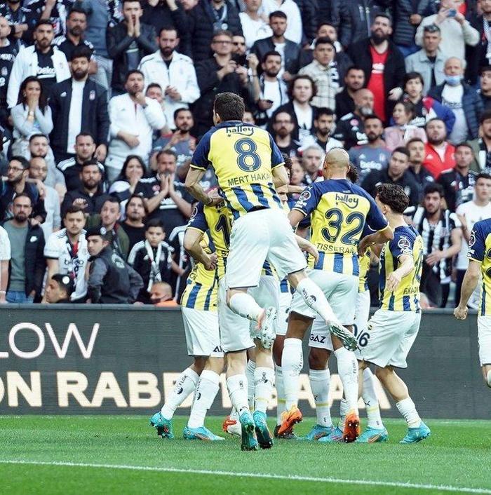 Son dakika transfer haberi Fenerbahçeden Galatasaraya tarihi çalım