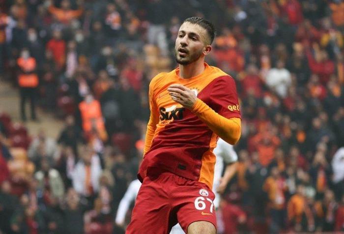Son dakika transfer haberi Fenerbahçeden Galatasaraya tarihi çalım