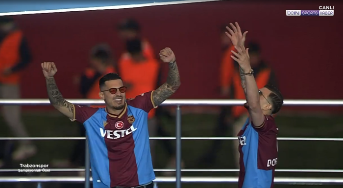 İşte Trabzonsporun şampiyonluk forması Uğurcan Çakır ve Dorukhan Toközden muhteşem performans