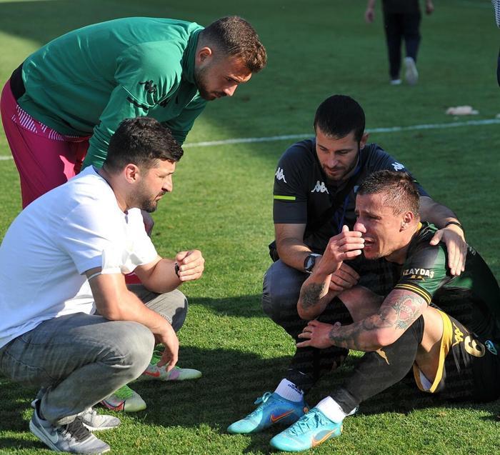 Kocaelispor taraftarından takım otobüsüne taşlı saldırı Büyük tepki...