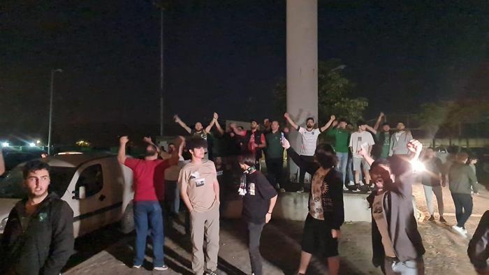 Kocaelispor taraftarından takım otobüsüne taşlı saldırı Büyük tepki...