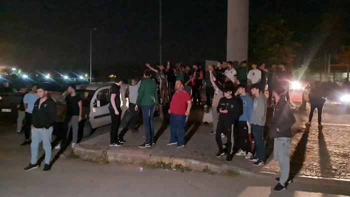 Kocaelispor taraftarından takım otobüsüne taşlı saldırı Büyük tepki...