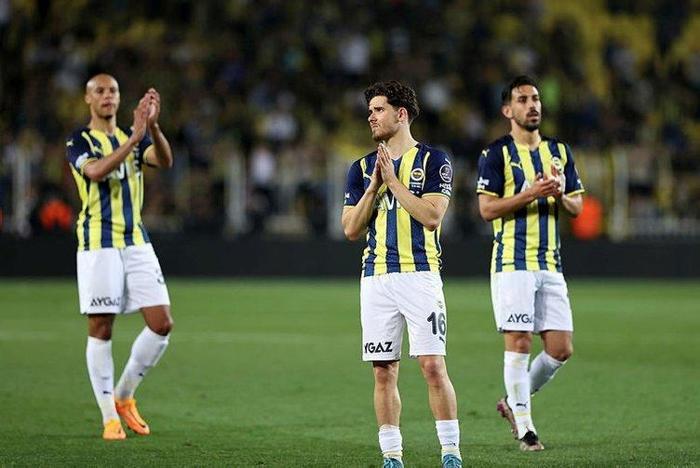 Fenerbahçeden transferde ters köşe Gelmeye hazır